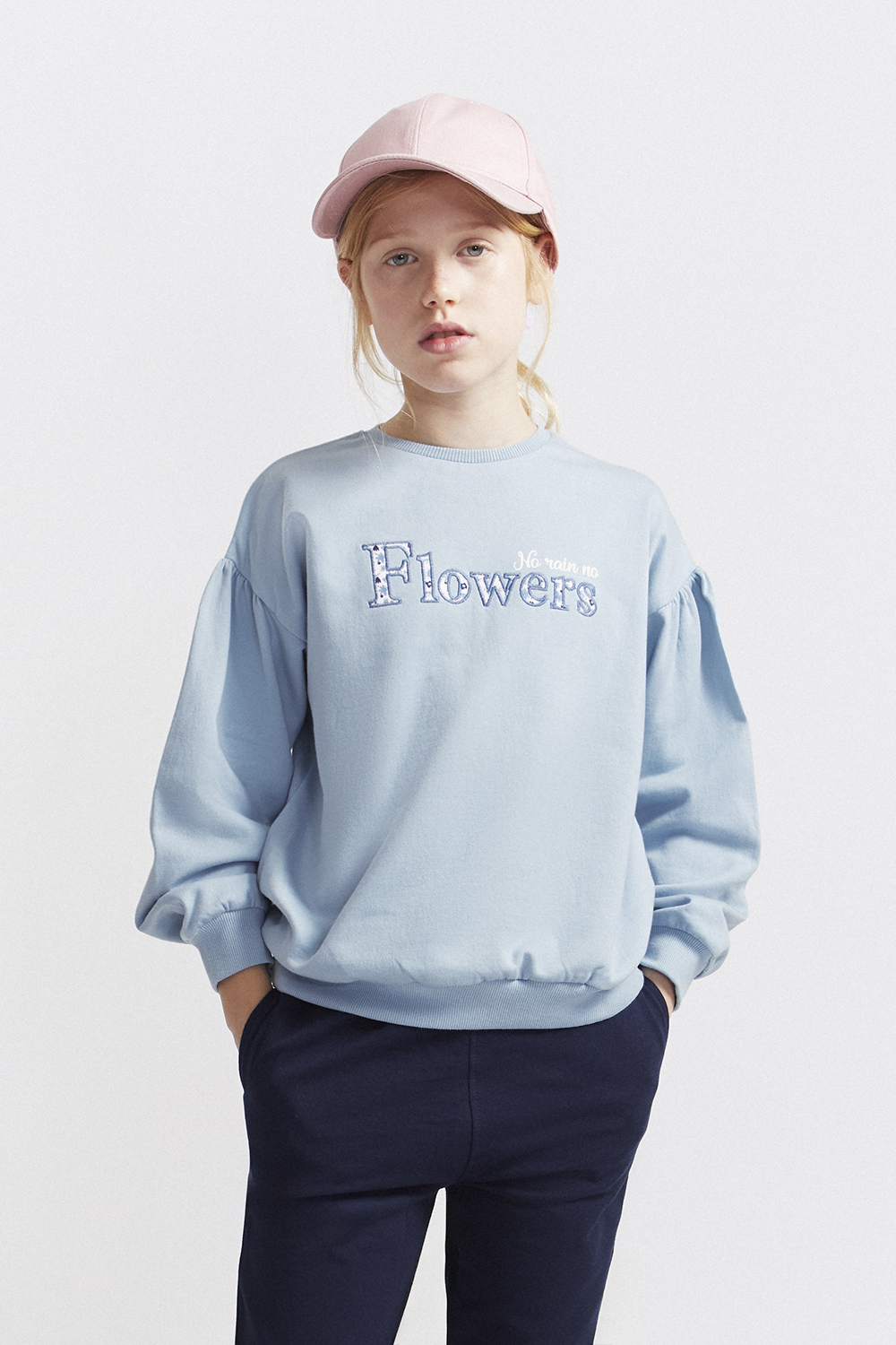 Sudadera Niña Flowers Afelpada | Estampado Floral, Calidez y Suavidad 1 Sudadera Niña Flowers Afelpada | Estampado Floral, Calidez y Suavidad