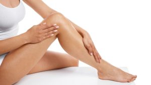 Diferencia entre crema anticelulítica y reafirmante: cuál elegir