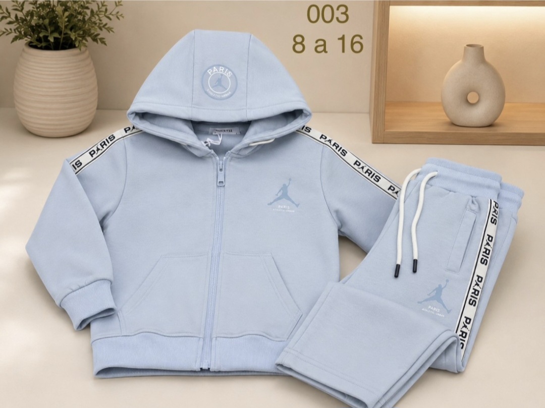 Chándal dos piezas modelo Paris para niñas 1 Chándal dos piezas modelo Paris para niñas